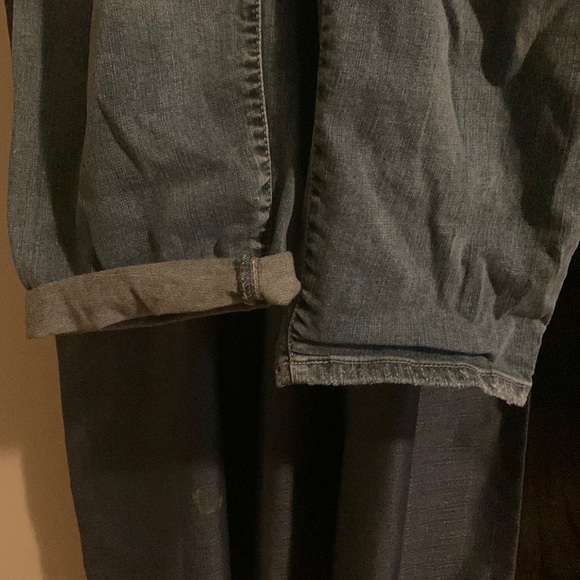 EUC Torrid distressed 24 T stretch jeans - Picture 8 of 11